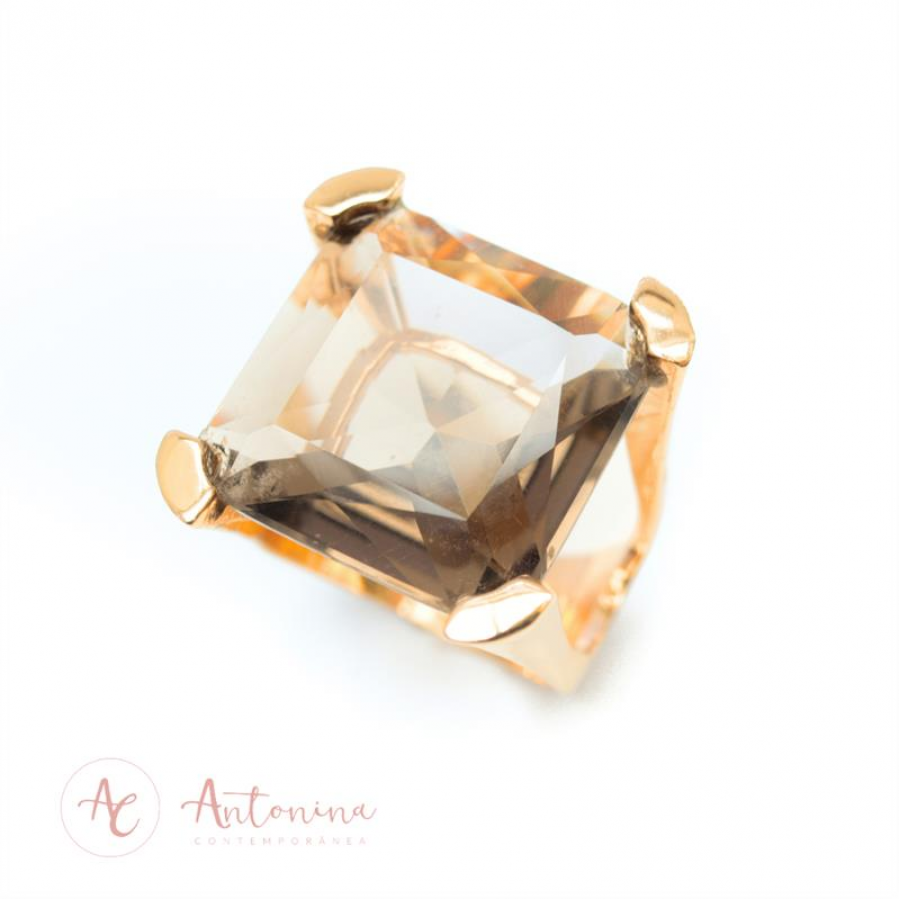 Anel Cristal Quadrado Fumê Whisky Banhado Em Ouro 18k