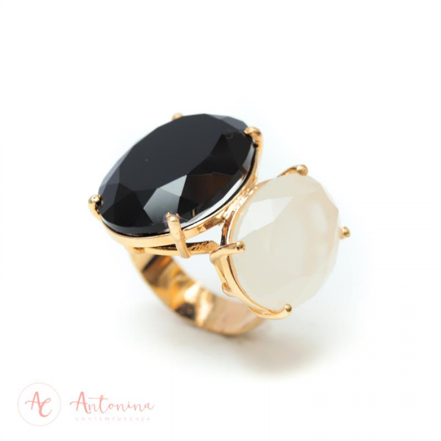 Anel Júlia Ônix Com Quartzo Branco Banhado Em Ouro 18k