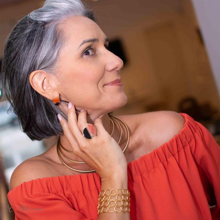 Anel Meia Lua Pedra Natural Feldspato Laranja E Obsidiana Negra Banhado Em Ouro 18k