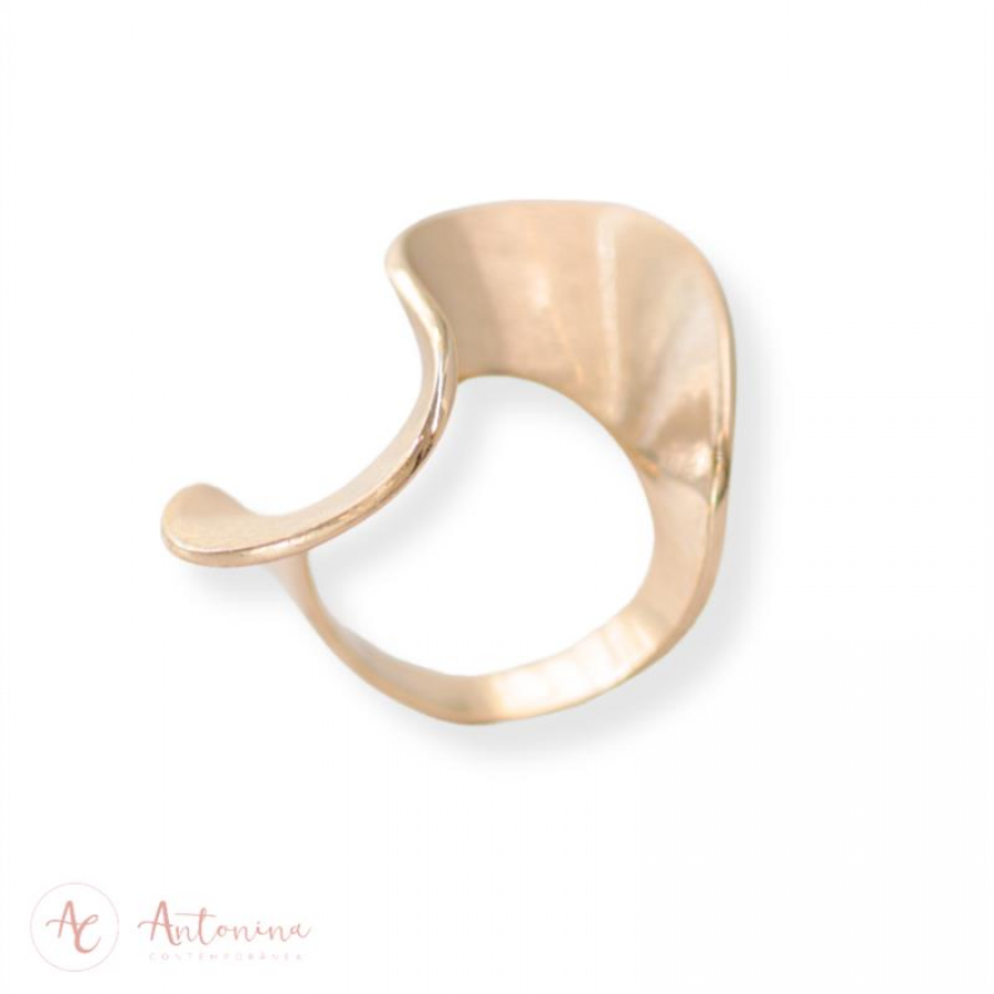 Anel Fita Em Curvas Fosco Banhado Em Ouro 18k