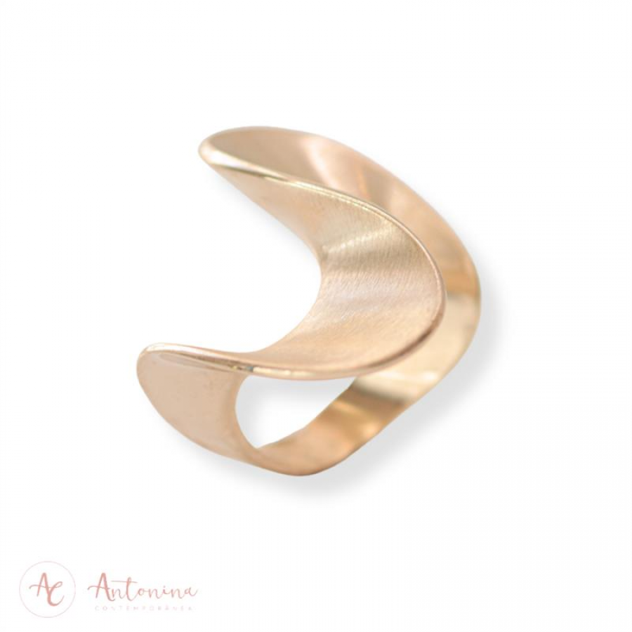 Anel Fita Em Curvas Fosco Banhado Em Ouro 18k