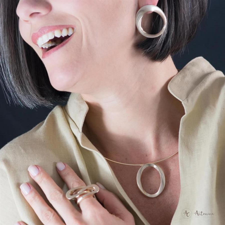 Brinco Fosco Oval Banhado Em Ouro 18k