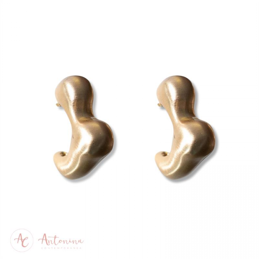 Brinco Ear Hook Assimétrico Banhado Em Ouro 18k