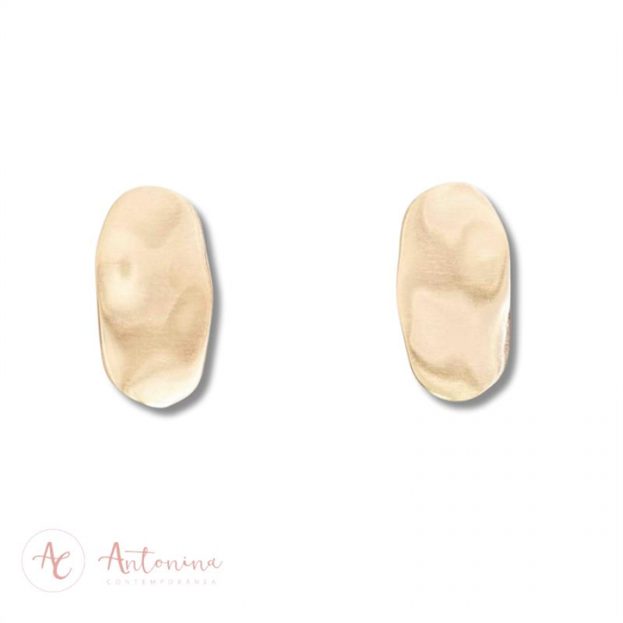 Brinco Oval Fosco Martelado Banhado Em Ouro 18k