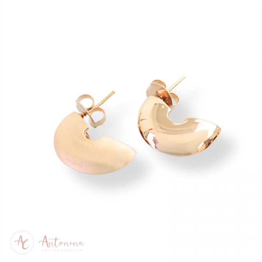 Brinco Argola Fosca E Acetinada Banhado Em Ouro 18k