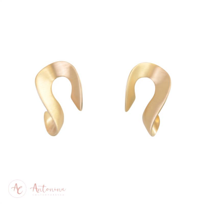 Brinco Curvas Em Fita Fosco Banhado Em Ouro 18k