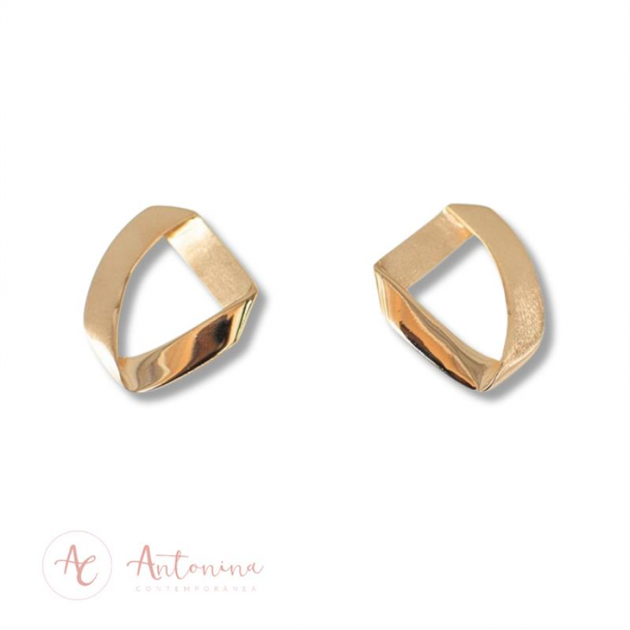 Brinco Fita Dobrada Misto Banhado Em Ouro 18k