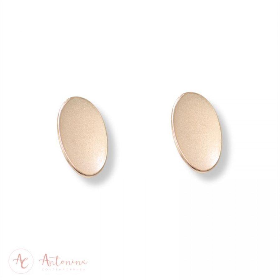 Brinco Oval Côncavo Fosco Banhado Em Ouro 18k