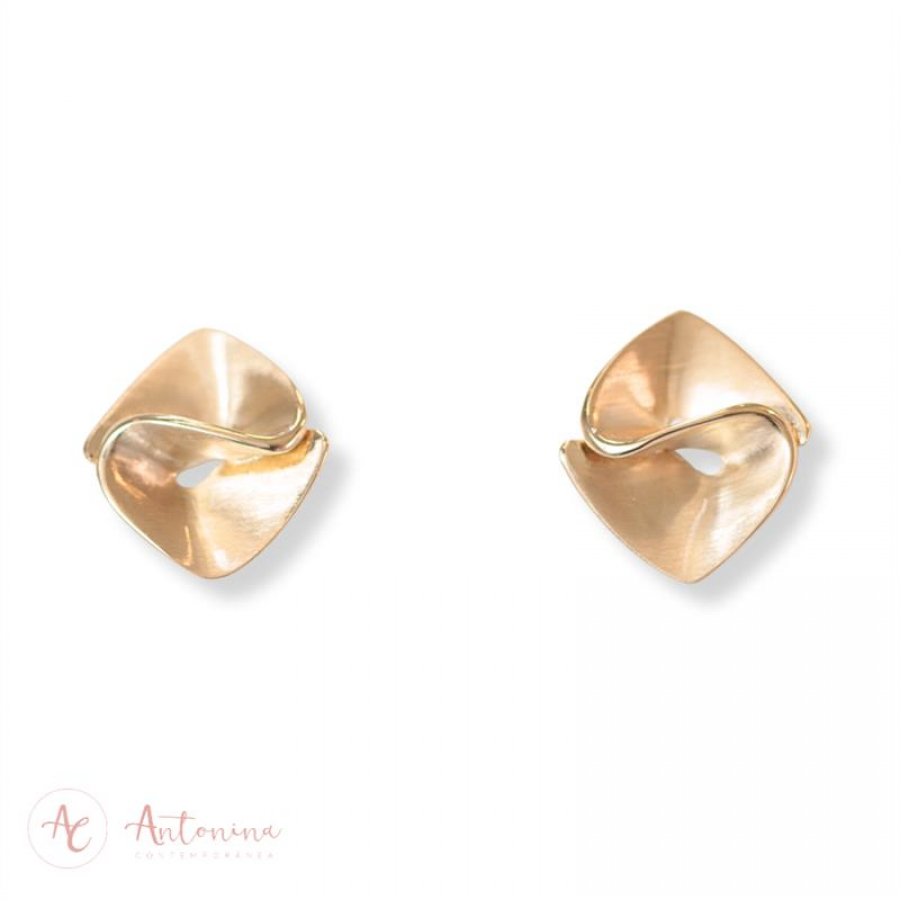 Brinco Laço De Fita Banhado Em Ouro 18k