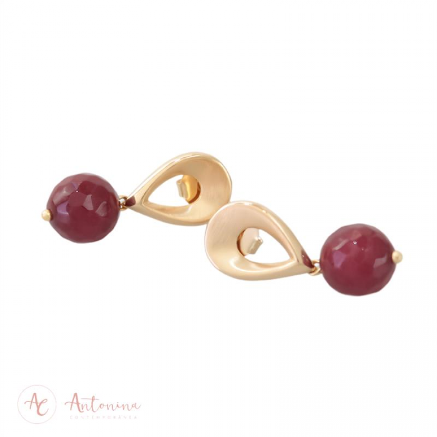 Brinco Gota Vazada Com Jade Rubi  Banhado Em Ouro 18k