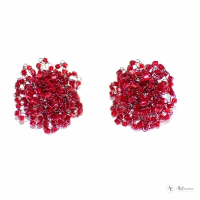 Brinco Cravo Crochê Carmim M<br><span style='color:#fff;'>Joias</span>