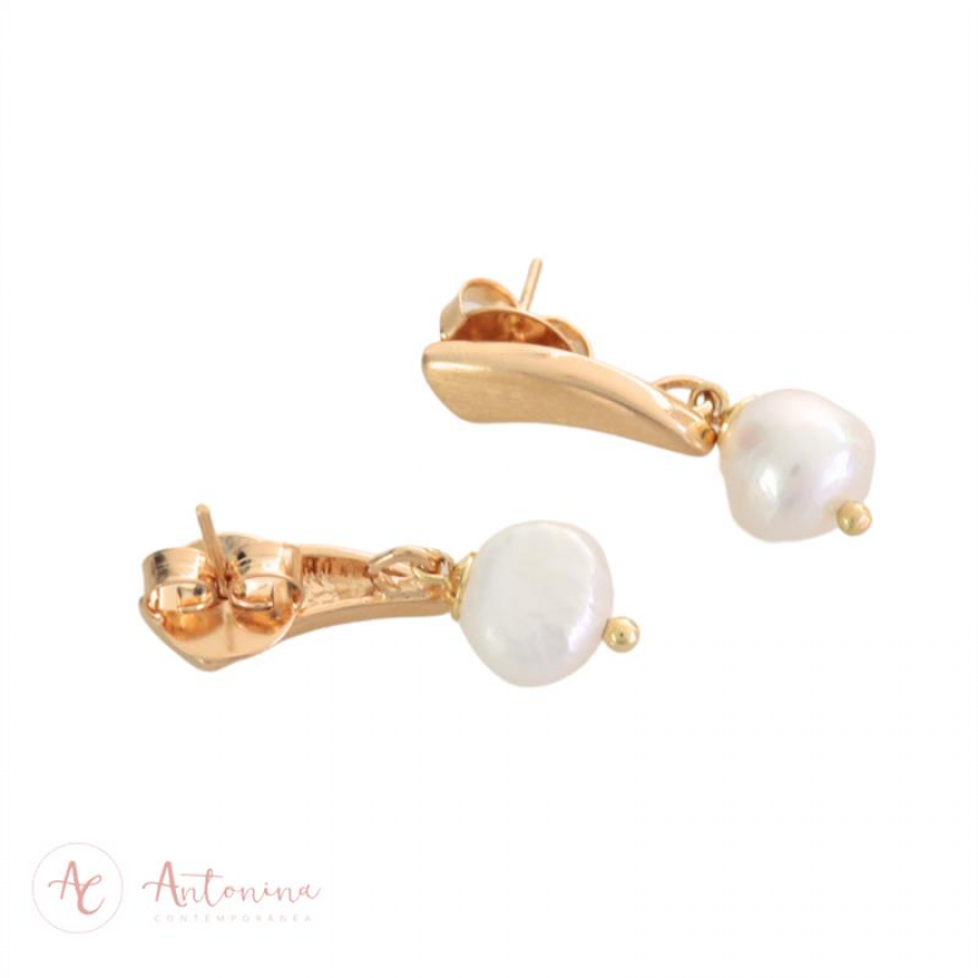 Brinco Base Vírgula Com Pérola Batata P 