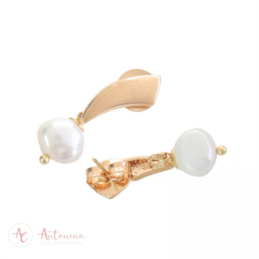 Brinco Base Vírgula Com Pérola Batata P 