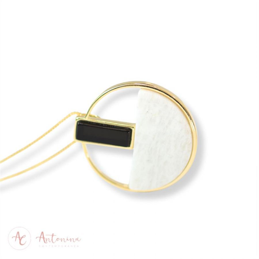 Colar Forma Redondo Amazonita Nude  E Ônix Banhados Em Ouro 18k