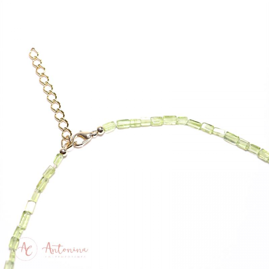 Colar Minimalista Curto Peridoto