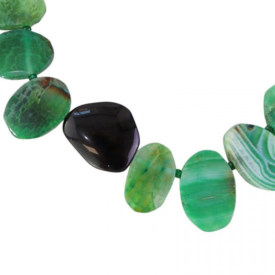 Colar Curto De Esmeralda Oval Com Fecho De Obsidiana