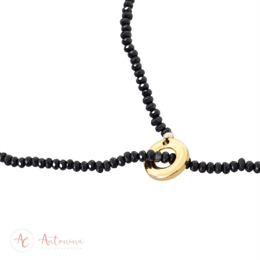 Pulseira 3 Voltas Ônix Com Fecho T Banhado Em Ouro 18k