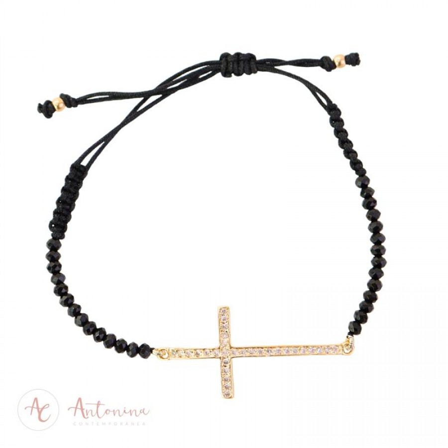 Pulseira Macramê Ônix Com Cruz Cravejada Branca