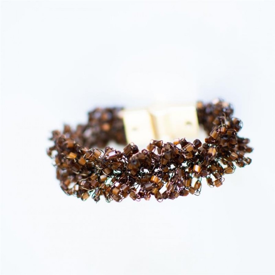 Pulseira Cravo Crochê Chocolate