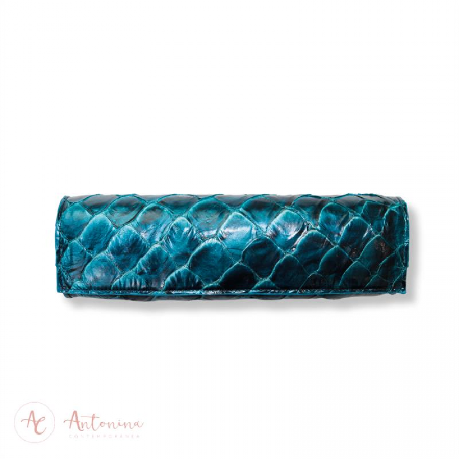 Bolsa Baguete Pirarucu Azul Índigo Metalizado