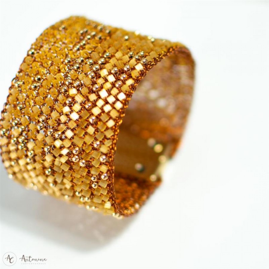 Bracelete Pontos De Luz Crochê Dourado