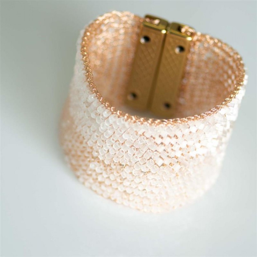 Bracelete Bordado Branco Dourado Banhado Em Ouro 18k